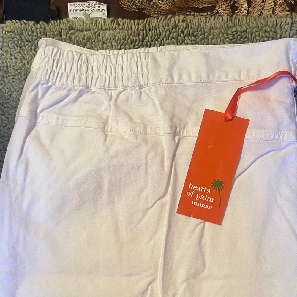Hearts of Palm Women’s White Crop Pants!  New with tags!